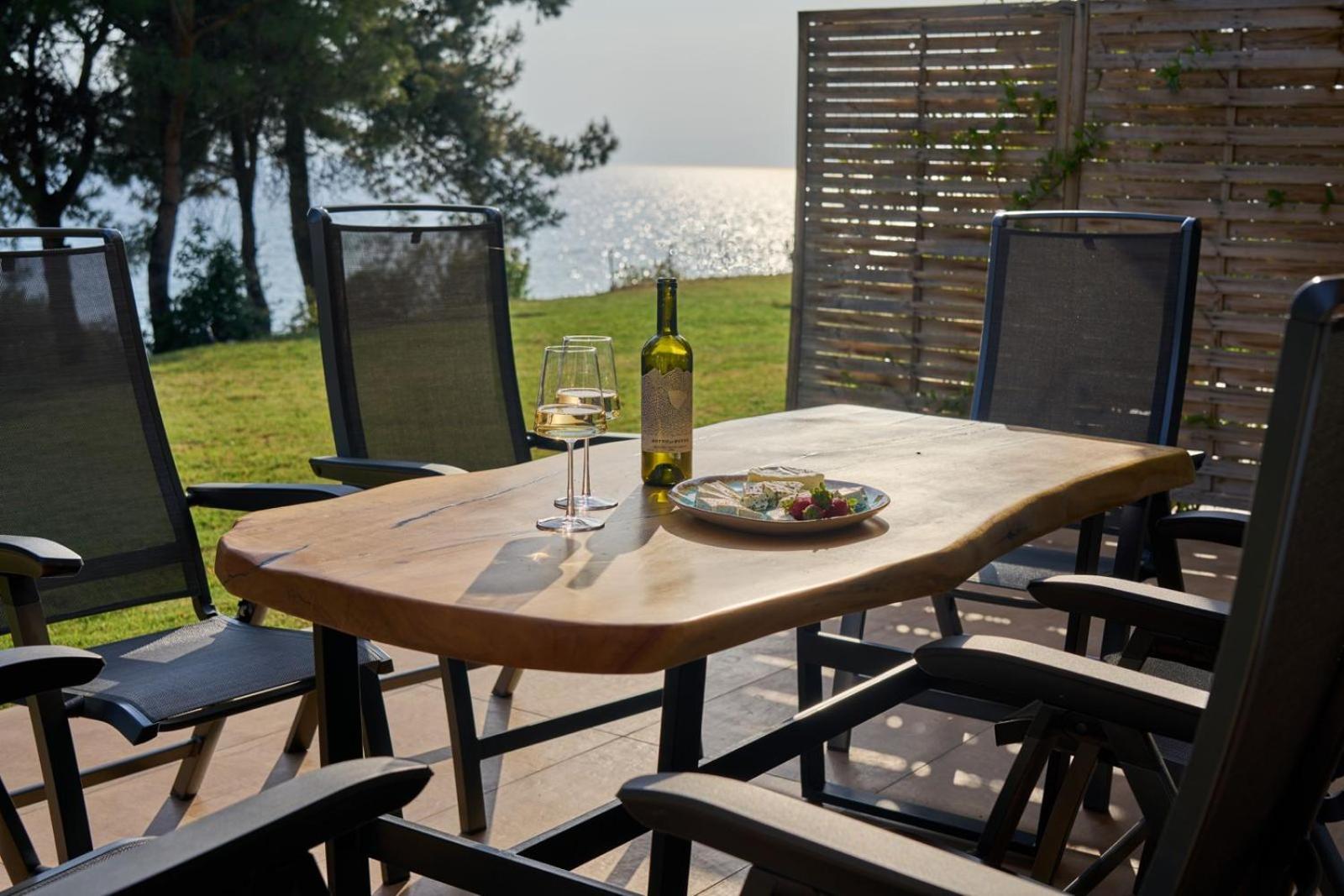 Summerday Villa Private Beach Nea Iraklia Exterior photo