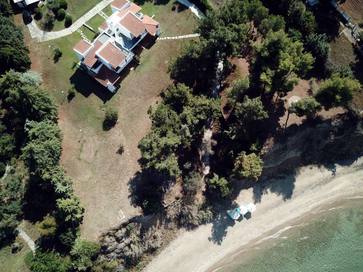 Summerday Villa Private Beach Nea Iraklia Exterior photo