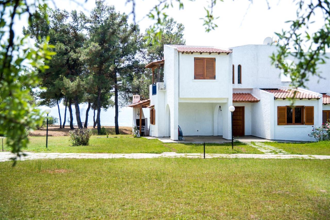 Summerday Villa Private Beach Nea Iraklia Exterior photo