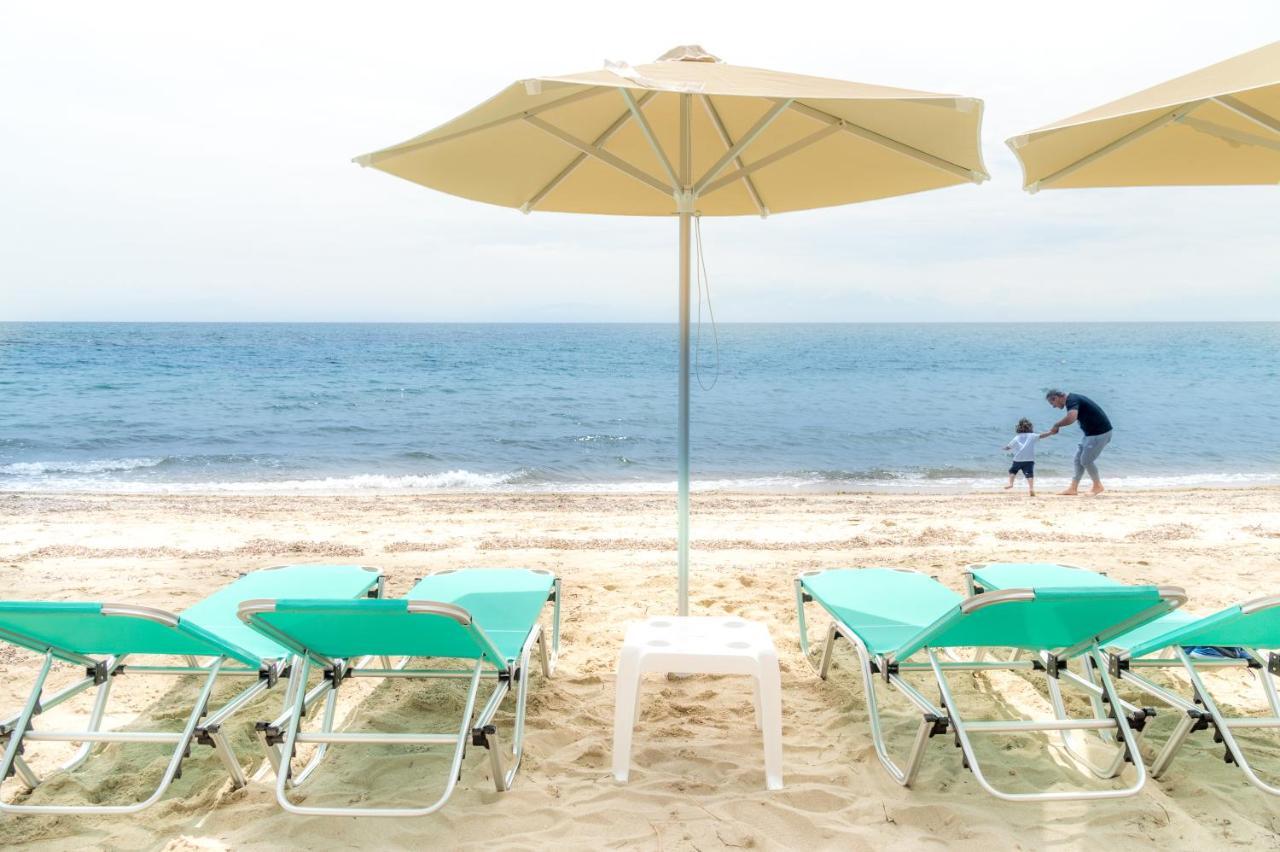 Summerday Villa Private Beach Nea Iraklia Exterior photo
