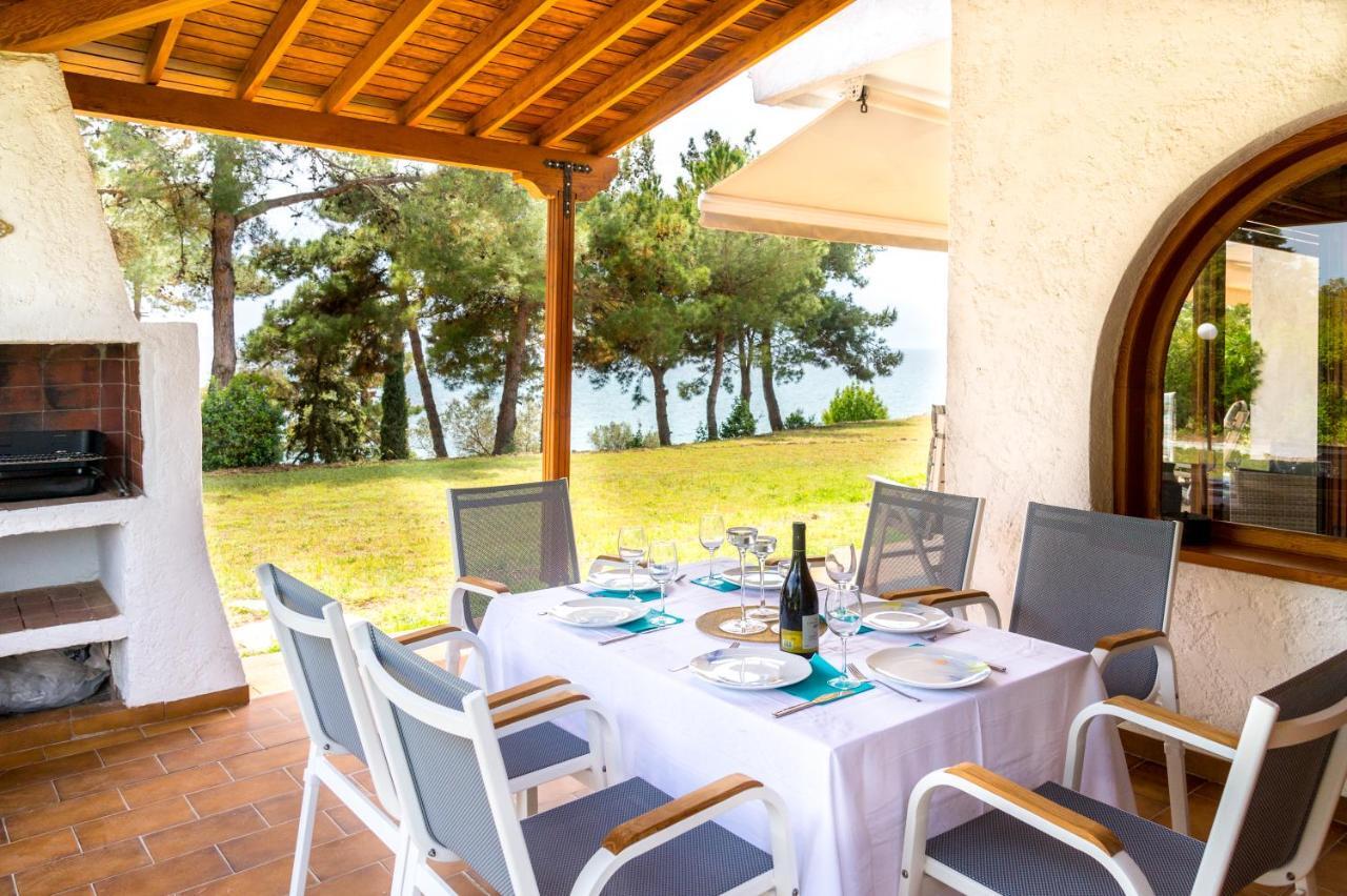 Summerday Villa Private Beach Nea Iraklia Exterior photo