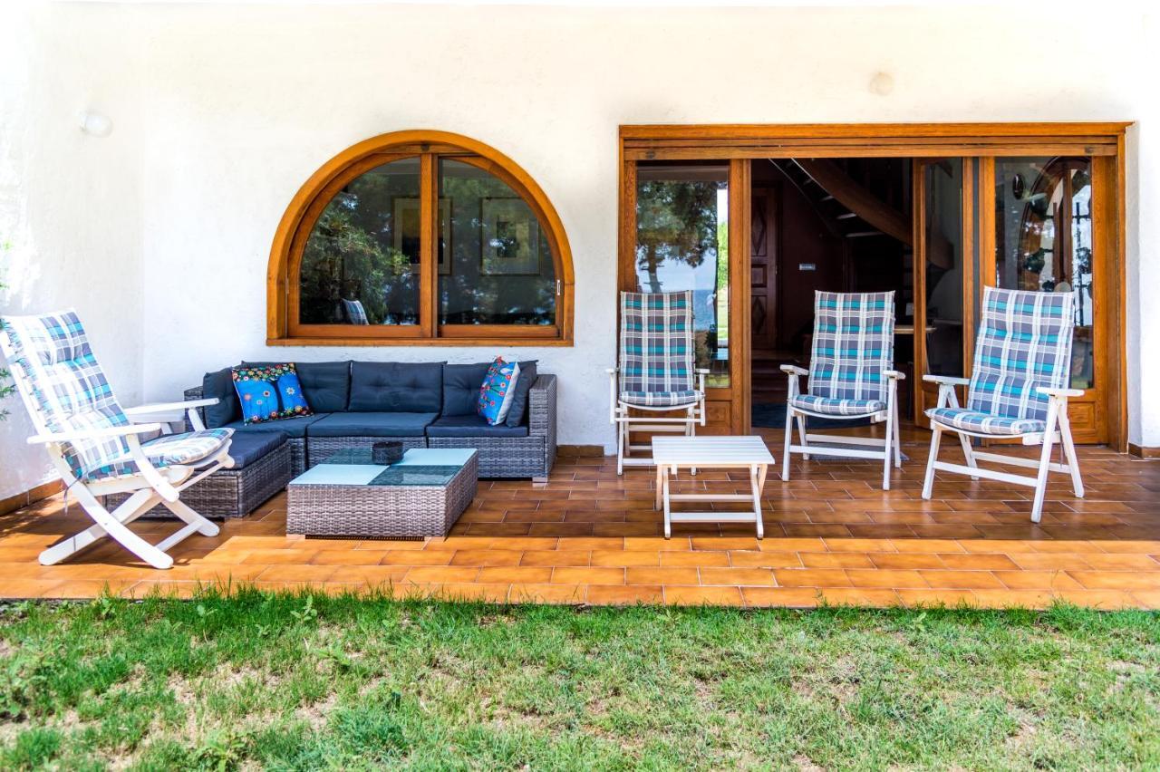 Summerday Villa Private Beach Nea Iraklia Exterior photo