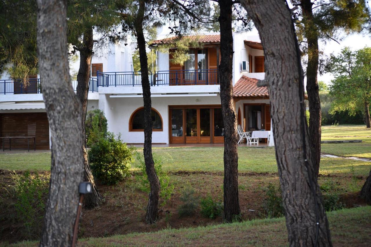 Summerday Villa Private Beach Nea Iraklia Exterior photo